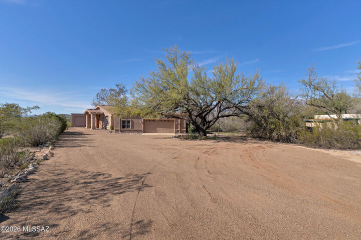 Property Photo: 4001 N Harrison Road AZ 85749