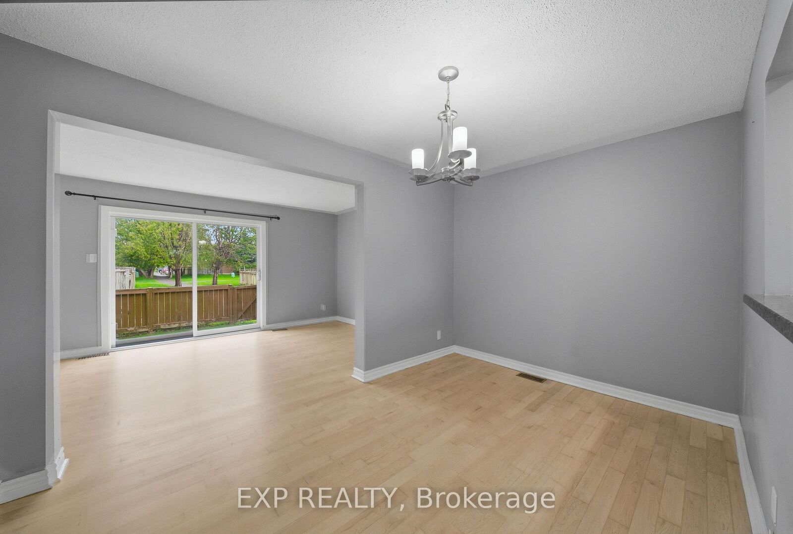 Property Photo:  1713 Heatherington Road  ON K1V 8T8 