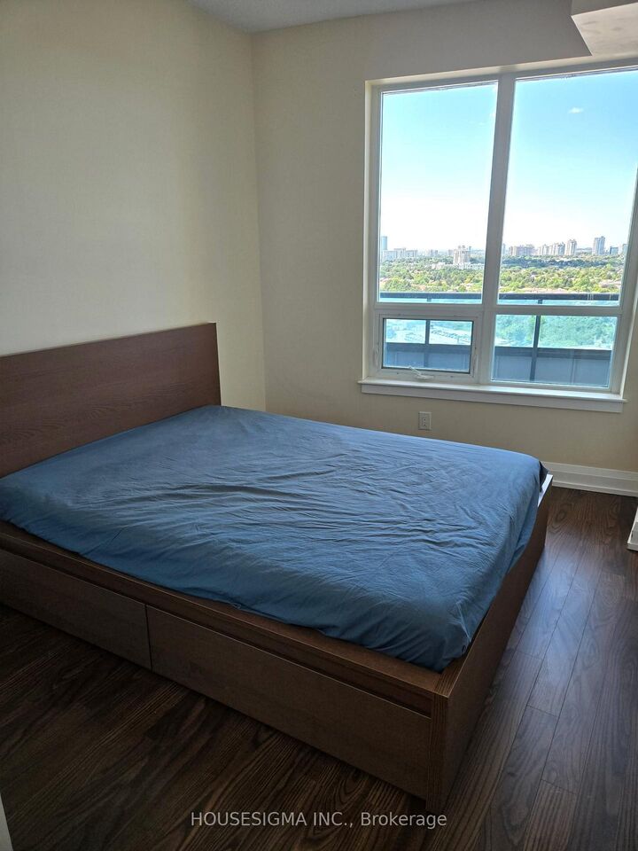 Property Photo:  7161 Yonge Street 1423  ON L3T 0C8 