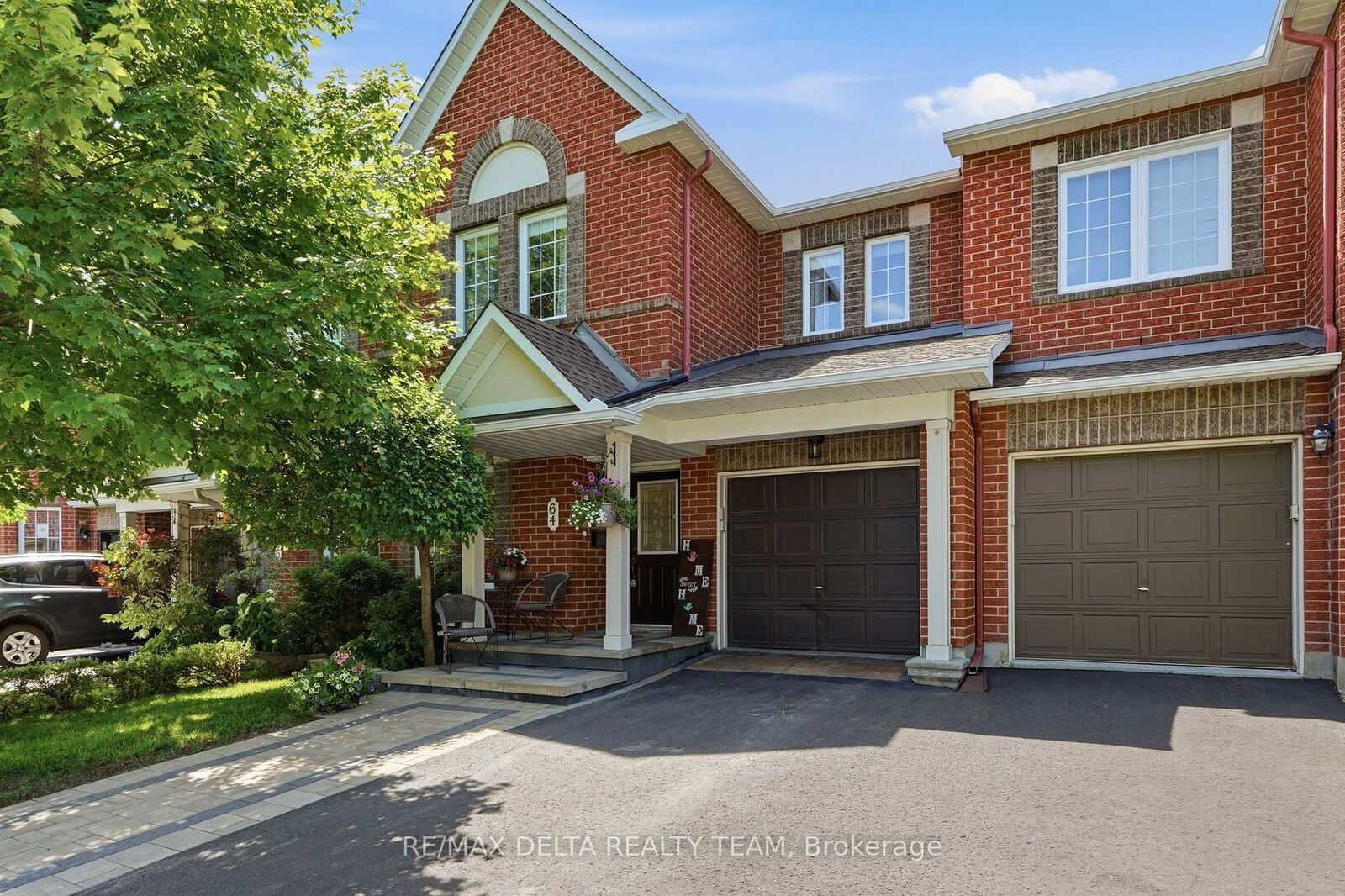 Property Photo:  64 Collington Street  ON K2G 6X3 