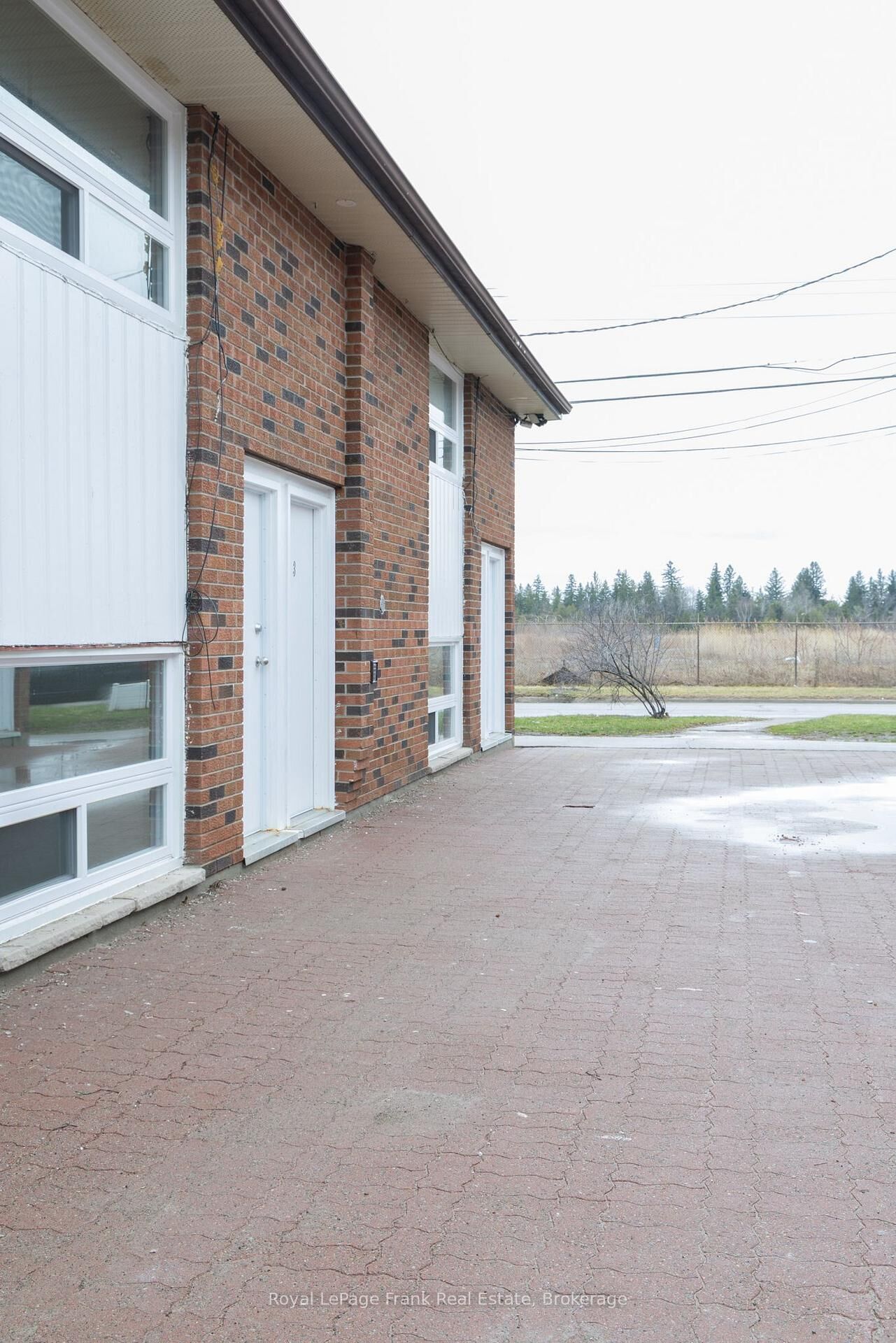 Property Photo:  84 Mary Street W 1  ON K9V 5G3 