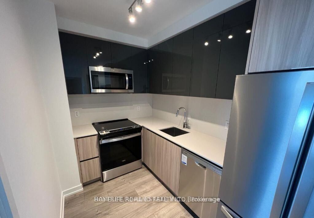 Property Photo: 3100 Keele Street 1014 ON M3M 0E1