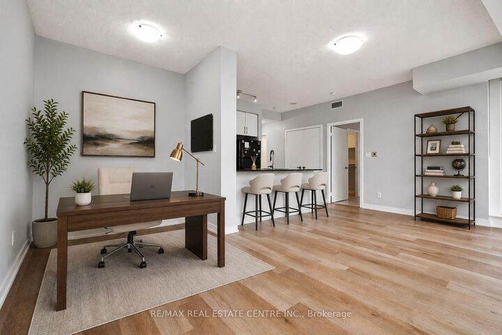 Property Photo: 4065 Brickstone Mews 1103 ON L5B 0G3