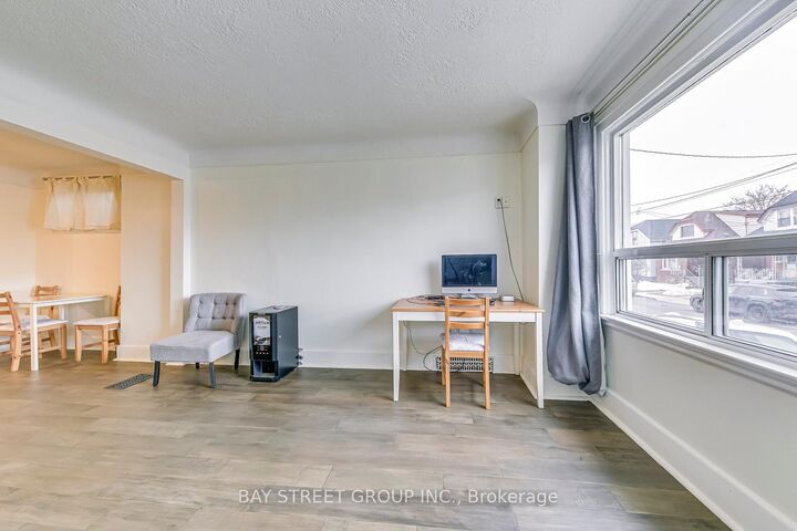 Property Photo:  150 Crosthwaite Avenue N  ON L8H 4V5 