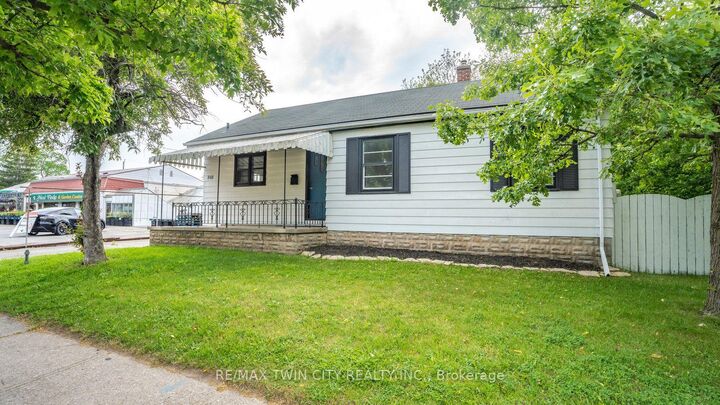 Property Photo:  848 Colborne Street E  ON N3S 3S9 