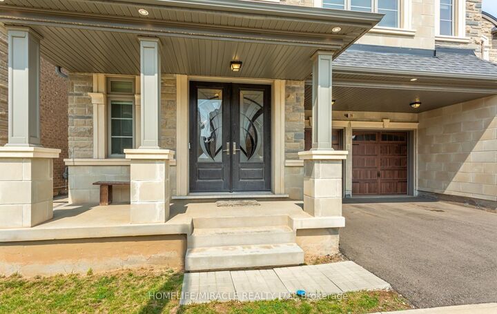 Property Photo: 79 Mevira Gardens ON L6H 7C5