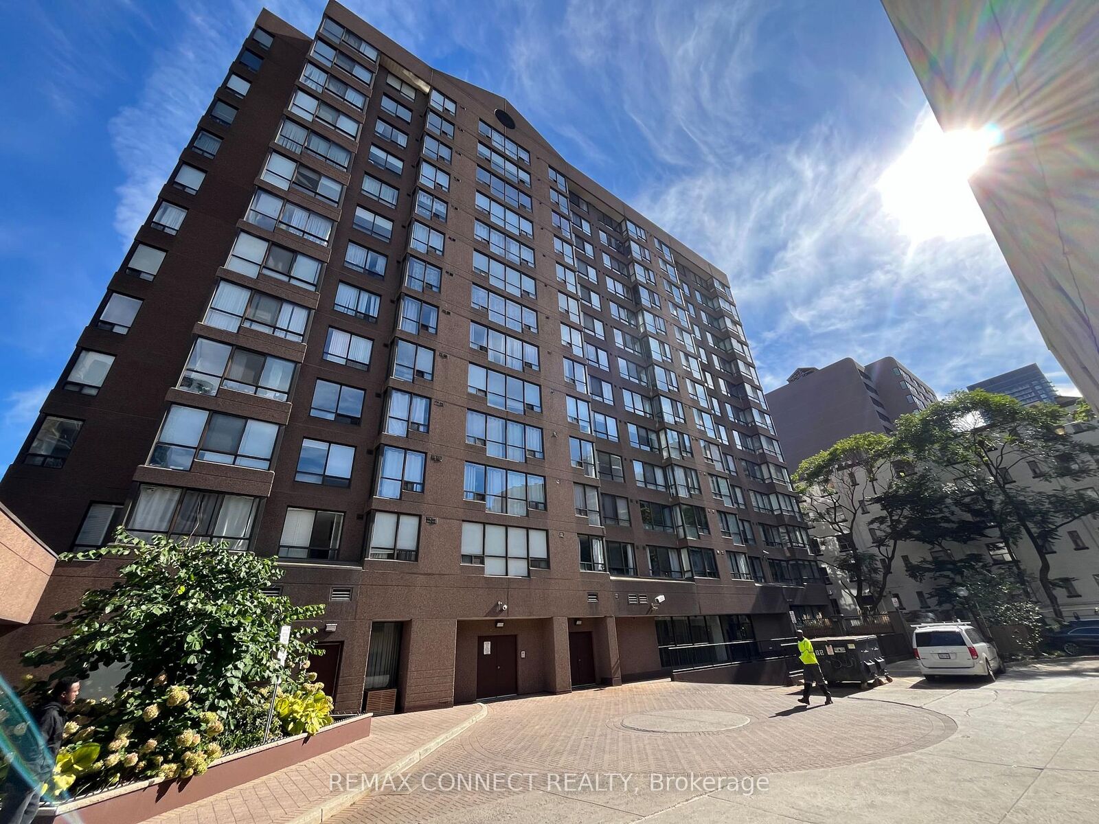 Property Photo: 117 Gerrard Street 601 ON M5B 2L4