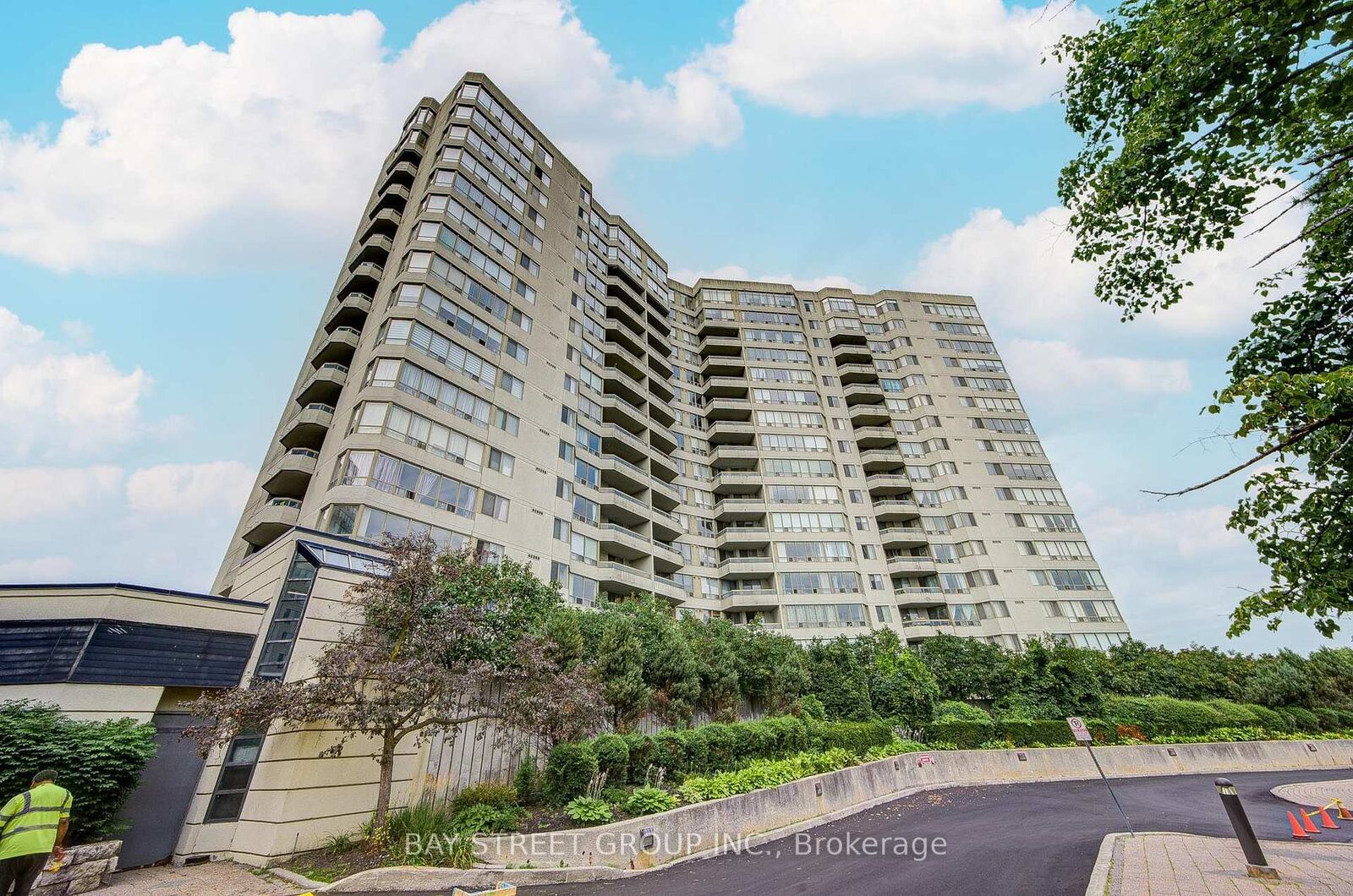 Property Photo: 160 Alton Towers Circle 1607 ON M1V 4X8