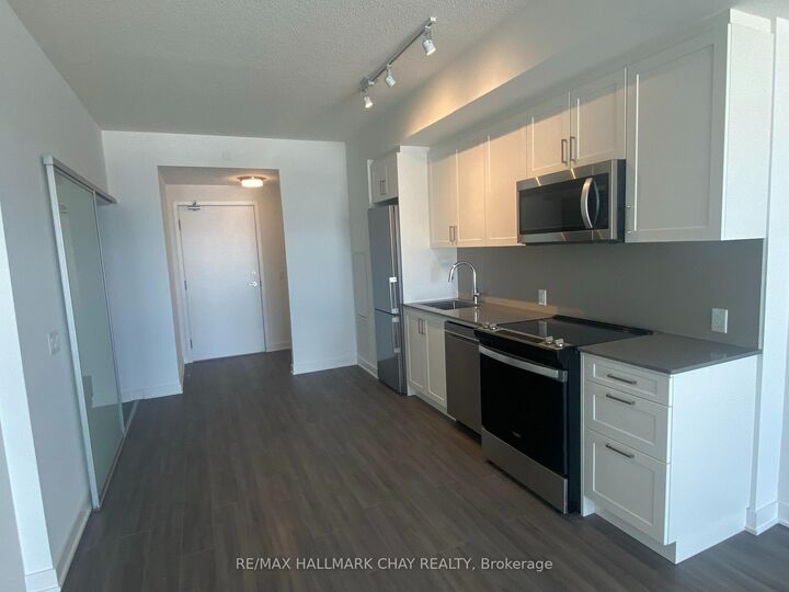 Property Photo: 681 Yonge Street 317 ON L4N 4E8