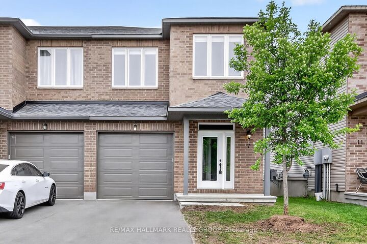 Property Photo:  7 McPhail Road  ON K7C 0W8 