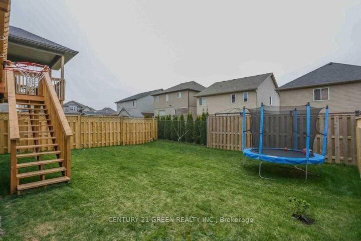 Photo de la propriété: 1221 Gough Road ON N5X 0H2