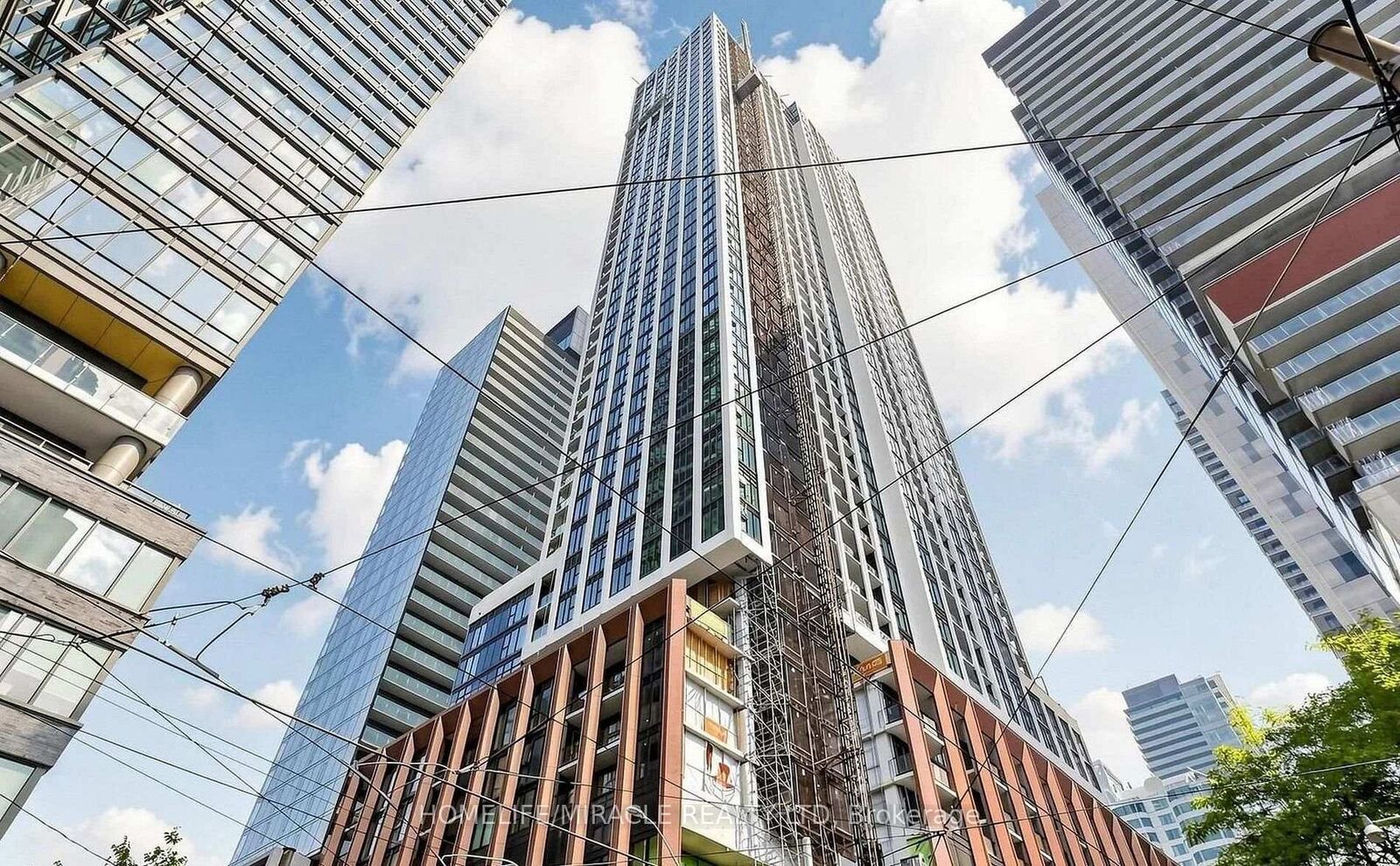 Property Photo:  400 King Street 2301  ON M5V 1K2 