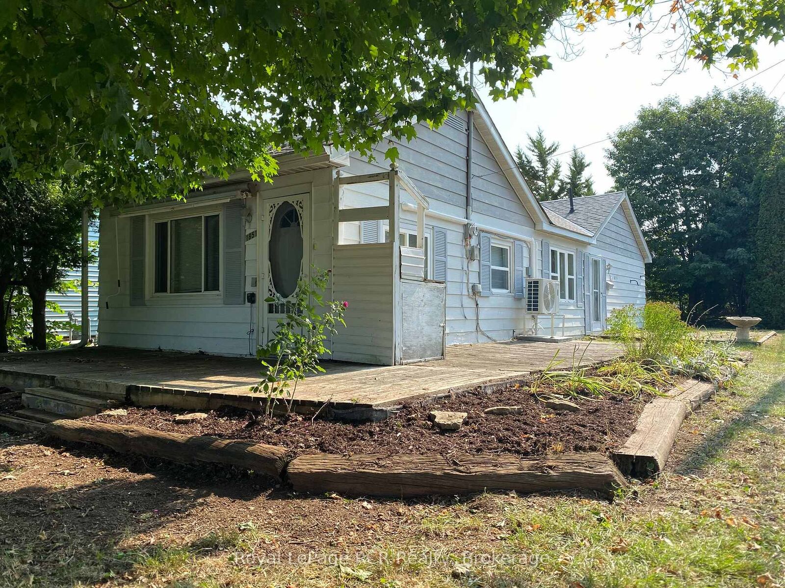 Property Photo:  1851 5th Avenue E  ON N4K 2S6 