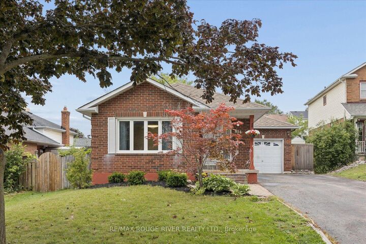 Property Photo:  856 Meadowhill Court  ON L1K 1X5 