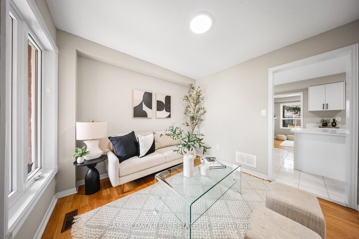 Property Photo: 3847 Densbury Drive ON L5N 6Z3