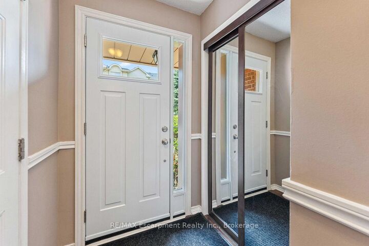 Property Photo: 1500 Reeves Gate 1 ON L6M 3J4