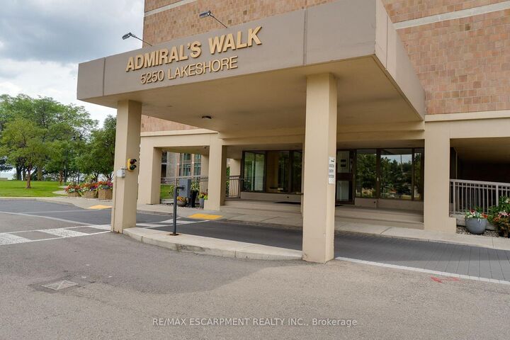 Property Photo: 5250 Lakeshore Road 1207 ON L7L 5L2