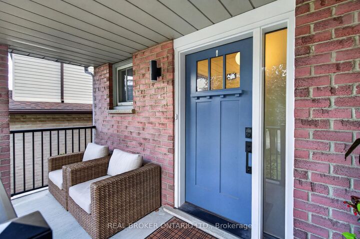 Photo de la propriété:  171 Golfwood Drive  ON L9C 6W2 