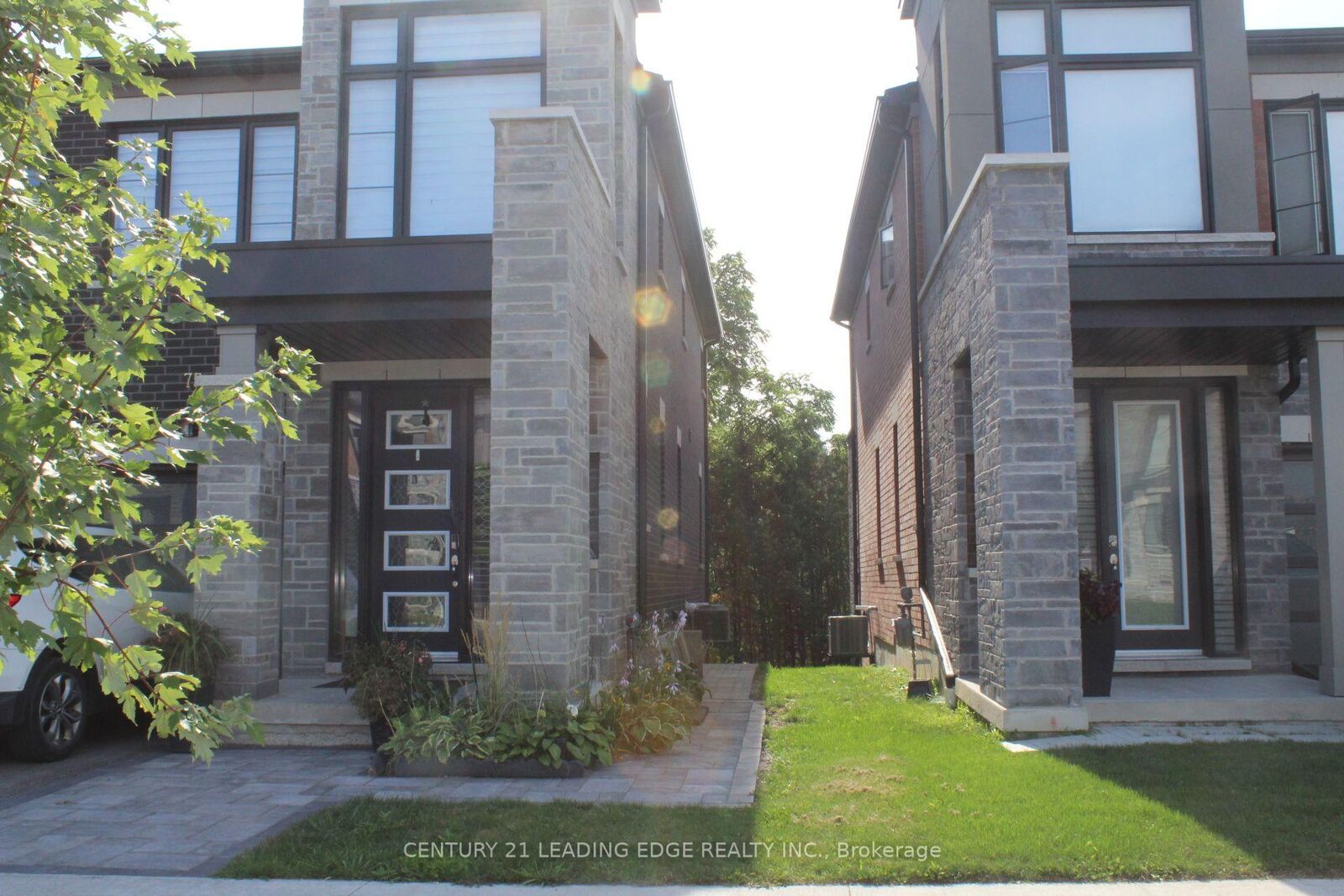Property Photo:  75 Pine Gate Place  ON L1R 0S2 