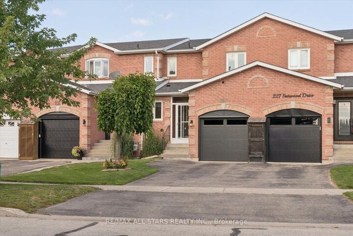 Property Photo:  229 Fairwood Drive  ON L4P 3Y5 