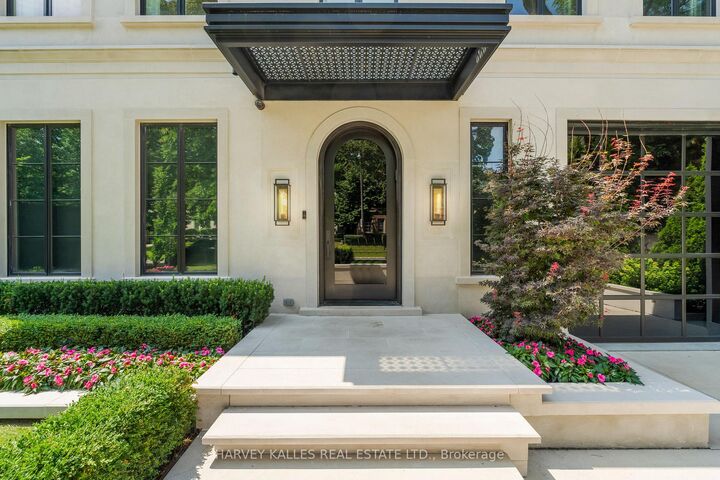 Property Photo: 106 Richview Avenue ON M5P 3E9