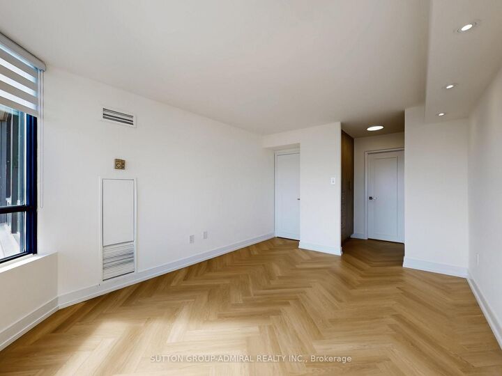 Property Photo:  7440 Bathurst Street 1009  ON L4J 7K8 