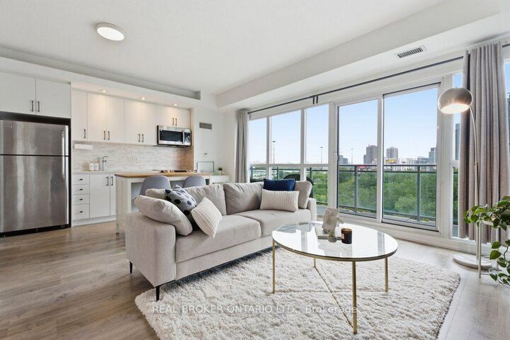 Property Photo:  165 Legion Road N 825  ON M8Y 0B3 