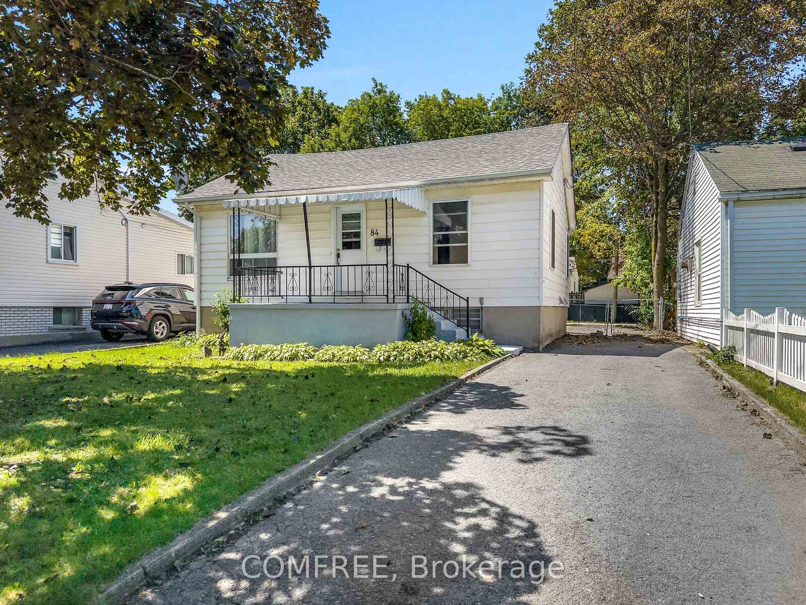 Property Photo: 84 Carleton Street ON K7K 4G1