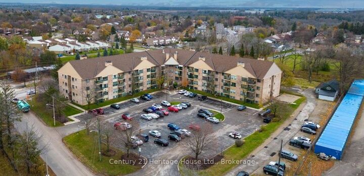Property Photo:  15 Hofstetter Avenue 318  ON N2A 3Z7 