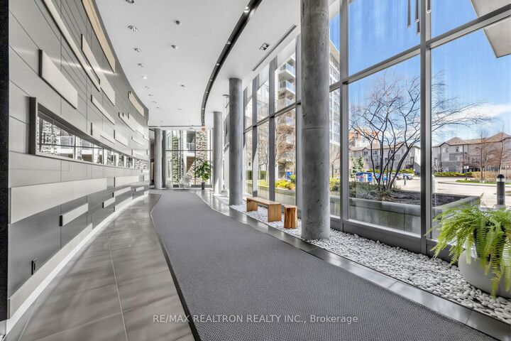 Property Photo: 253 South Park Road Ph# 2 ON L3T 0B4