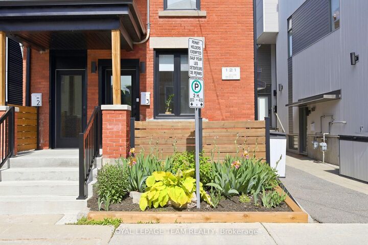 Property Photo: 121 Carruthers Avenue ON K1Y 1N4