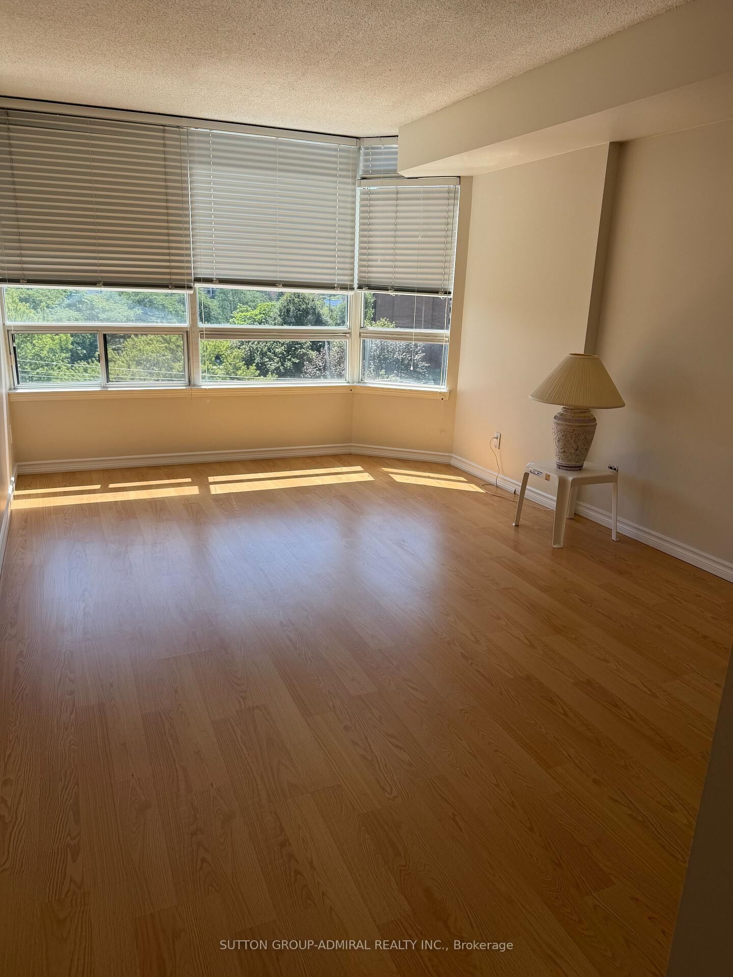 Property Photo: 1101 Steeles Avenue W 707 ON M2R 2S9
