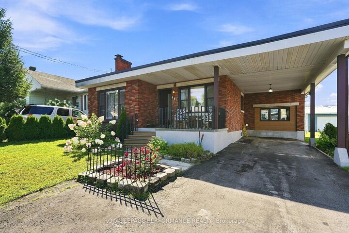 Property Photo:  464 Laurier Street  ON K6A 2A6 