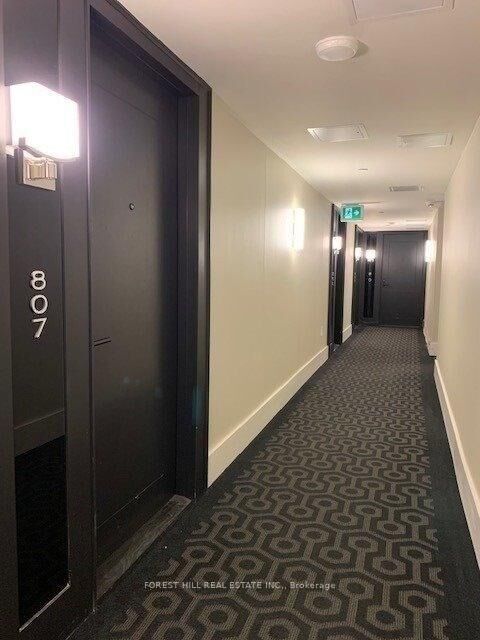 Property Photo: 955 Bay Street 807 ON M5S 2A2