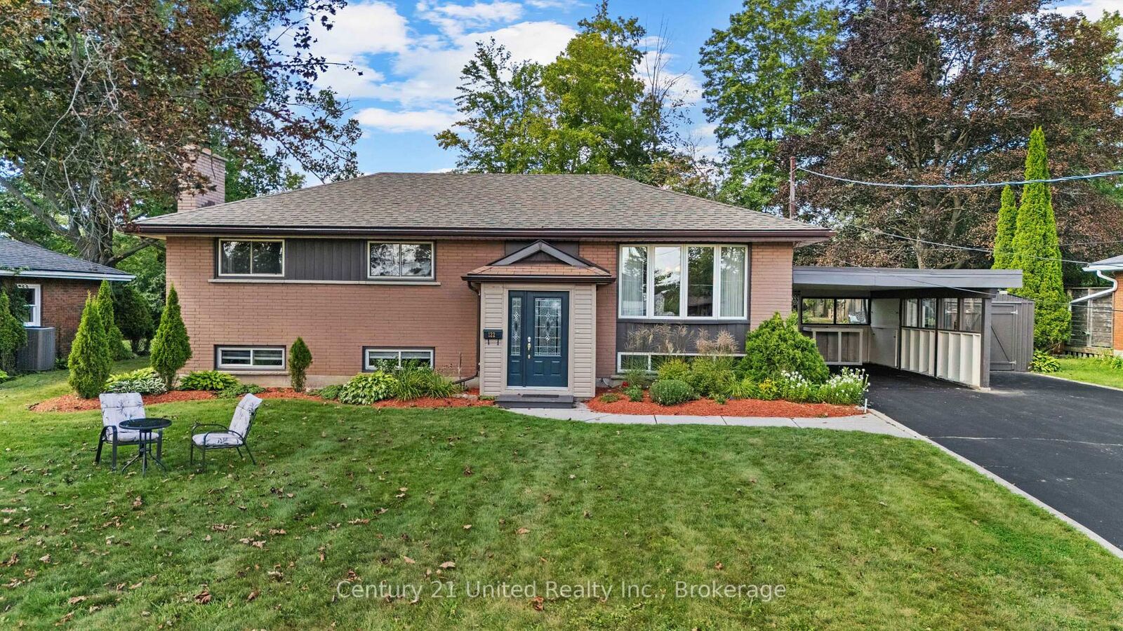 Property Photo:  122 Earlwood Drive  ON K9J 6B6 