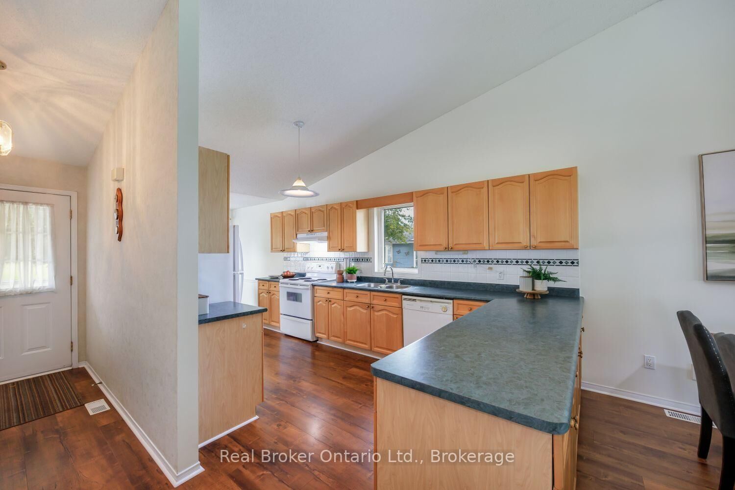 Property Photo: 10 Niagara Trail ON L1B 1A2