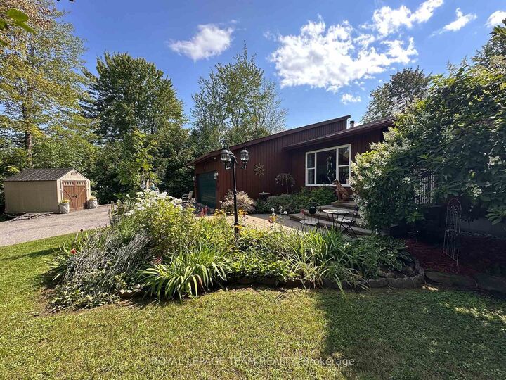 Property Photo: 1663 Christina Crescent ON K0E 1S0