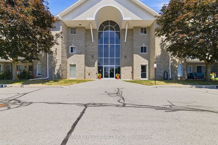 1099 Clonsilla Avenue 205C — photo 1