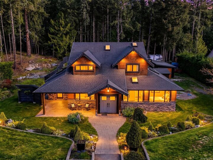 Property Photo: 1865 Highland Ridge Rd BC V8H 2H9