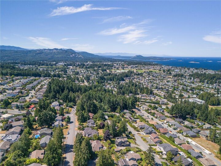 Property Photo: 5650 Alder Way BC V9T 5N4