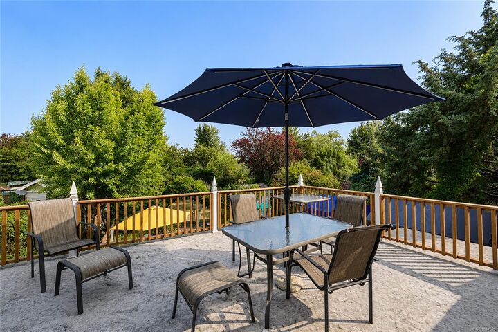 Property Photo: 2833 Colquitz Ave BC V9A 2L9