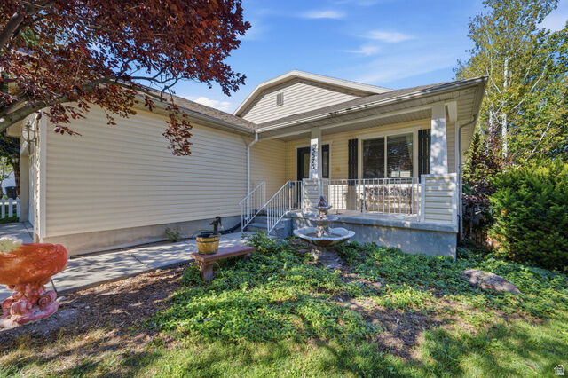 Property Photo: 5573 N Brienne Way UT 84074