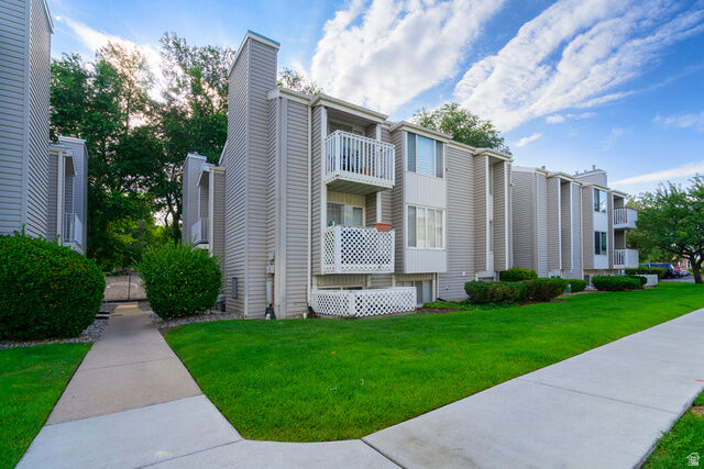 Property Photo:  875 E Arrowhead Ln 42  UT 84107 