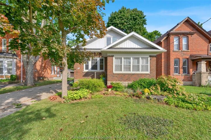 203 Talbot Street East — photo 1