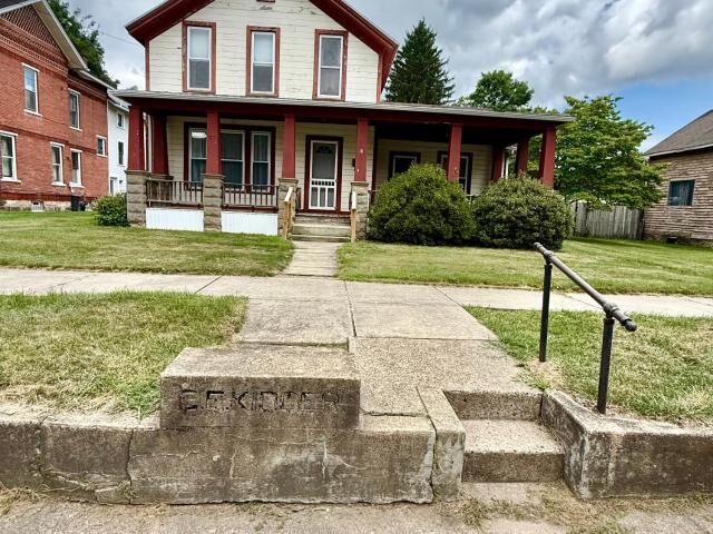 Property Photo:  18 Vine Street  PA 16365 