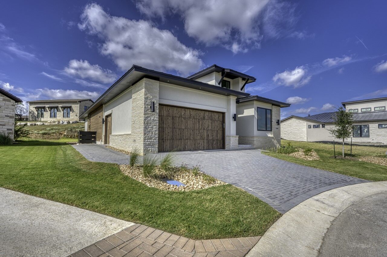 Property Photo: 119 Via Roma Court TX 78657