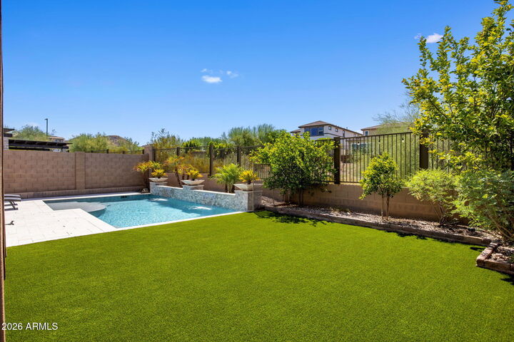 Property Photo:  2323 W Duane Lane  AZ 85085 
