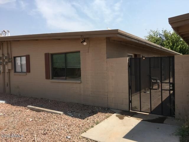 Property Photo: 7106 N 68th Avenue 3 AZ 85303