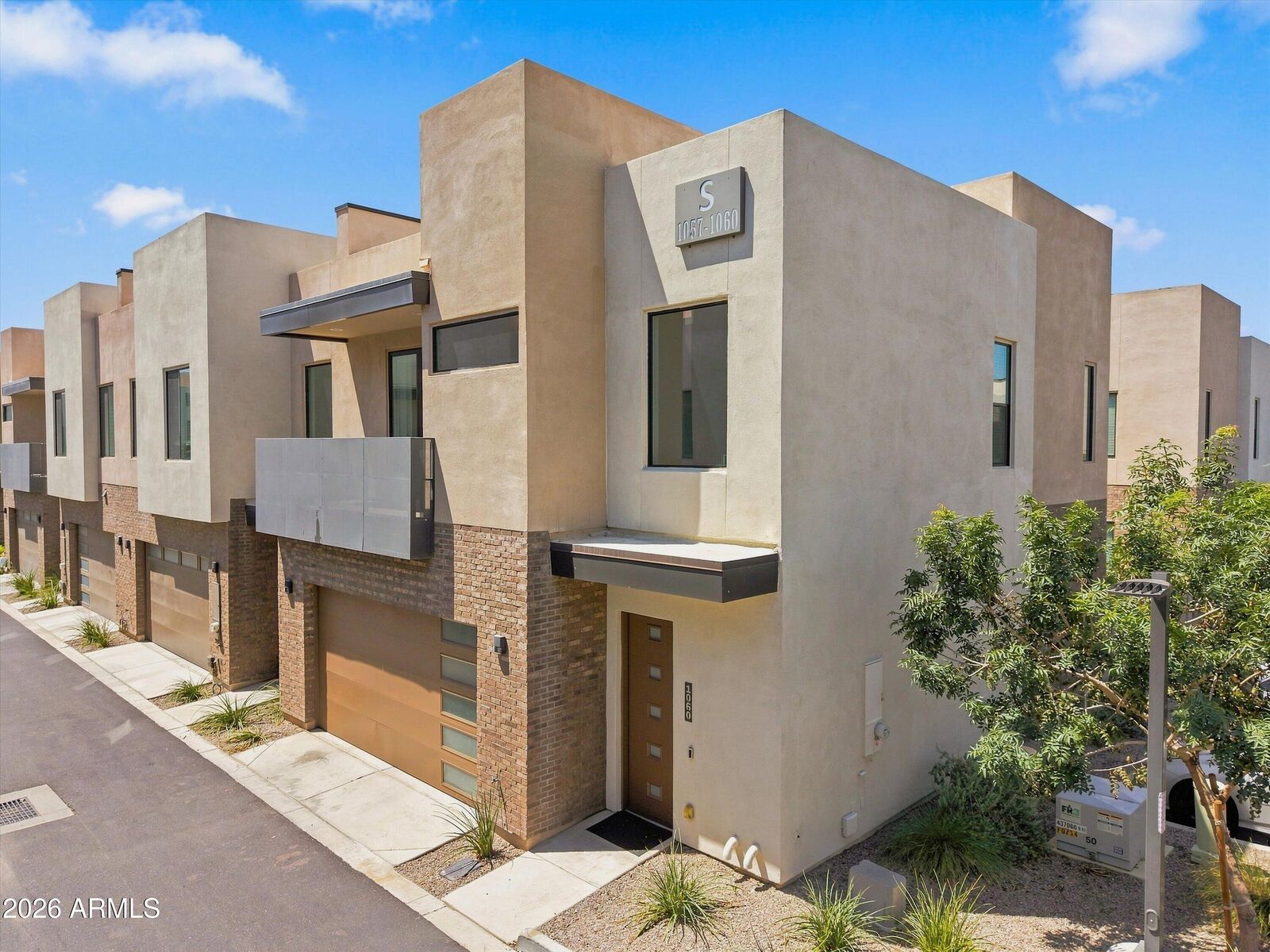 Property Photo: 901 S Smith Road 1060 AZ 85281