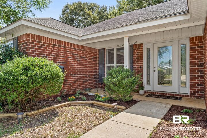 Property Photo: 5175 E Taylor Woods Loop AL 36587